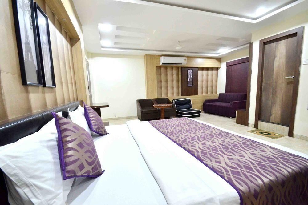 Oyo Rooms Navlakha Bus Stand Indore Exterior photo